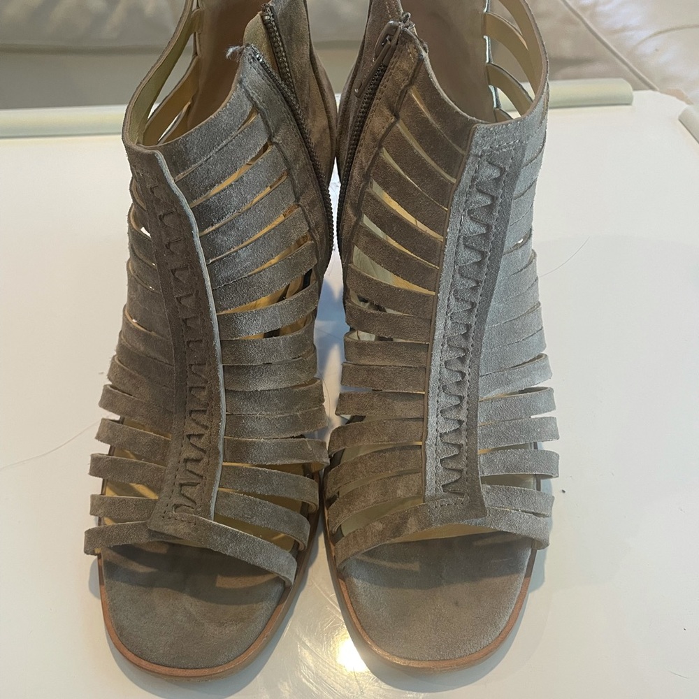 Paul Green, size US 9, suede heel.